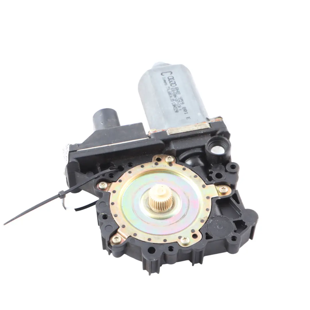 8N Silnik Podnośnik Szyby Drzwi Przedni Lewy do Audi TT o numerze 8N8959801E Audi TT 8N Silnik Podnośnik Szyby Drzwi Przedni Lewy - SKU 8N8959801E - Numer Części 8N8959801E