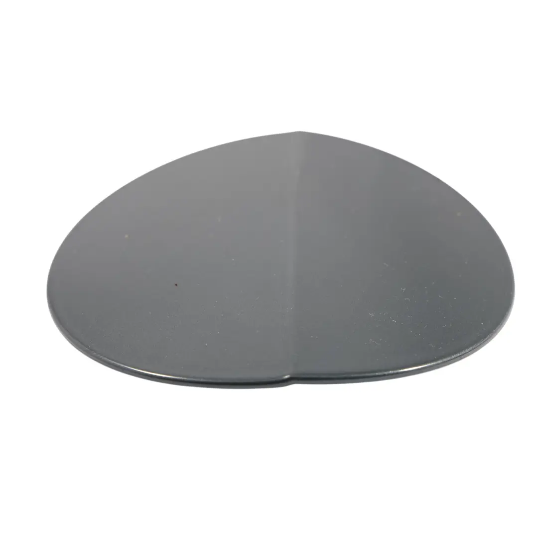 Kraft Stoff Tank Deckel Abdeckung Meteor Grau - Z7H für Audi A3 8P mit Teilenummer 8P0809907C Audi A3 8P Kraft Stoff Tank Deckel Abdeckung Meteor Grau - Z7H - SKU 8P0809907C-MGR - Teilenummer 8P0809907C