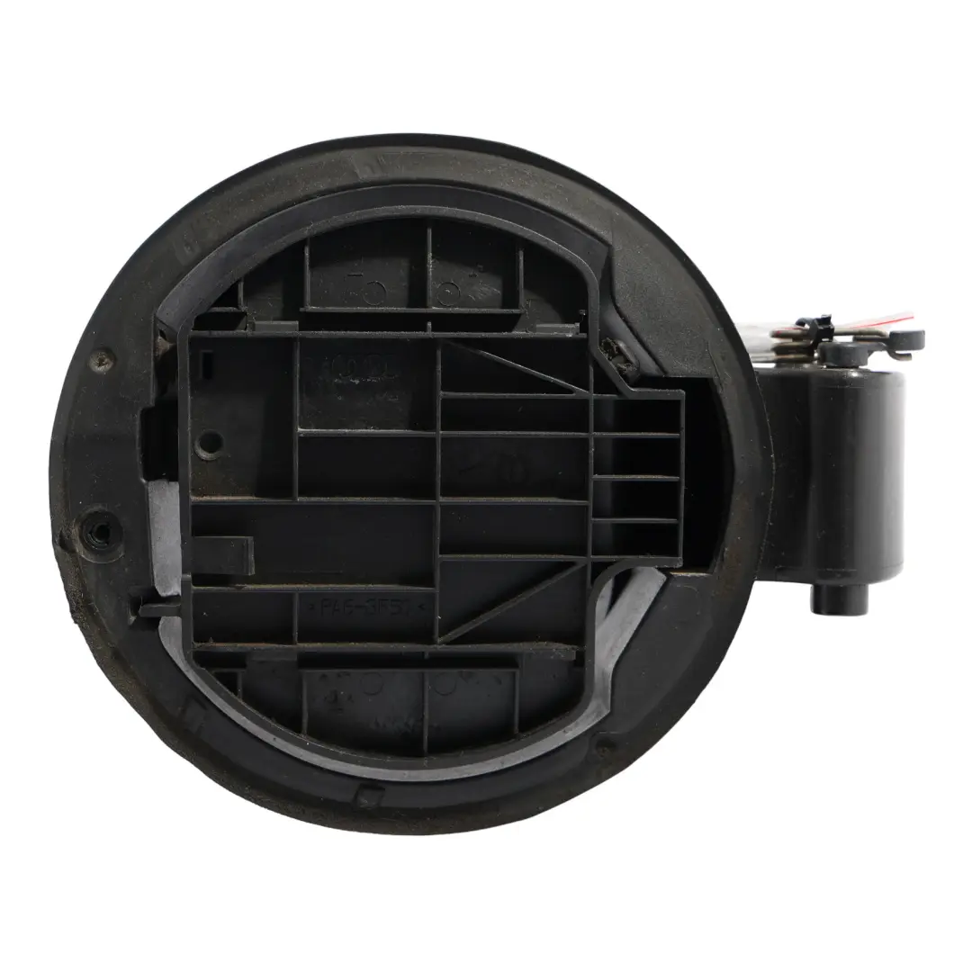 Audi A3 8P Boîtier Fixation Trappe Remplissage Carburant - SKU 8P0809999D - Numéro de pièce 8P0809999D