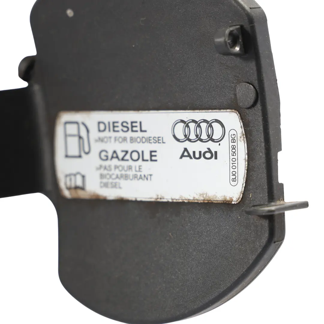 Audi A3 8P Boîtier Fixation Trappe Remplissage Carburant - SKU 8P0809999D - Numéro de pièce 8P0809999D