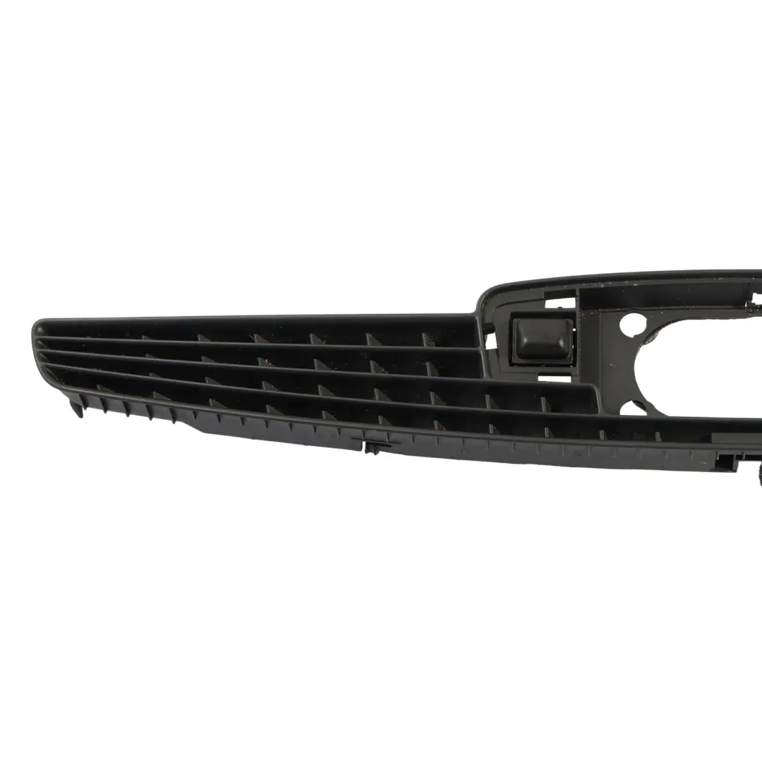 Kratka Nawiewu Deski Rozdzielczej Środek do Audi A3 8P Cabrio o numerze 8P0819635 Audi A3 8P Cabrio Kratka Nawiewu Deski Rozdzielczej Środek - SKU 8P0819635 - Numer Części 8P0819635