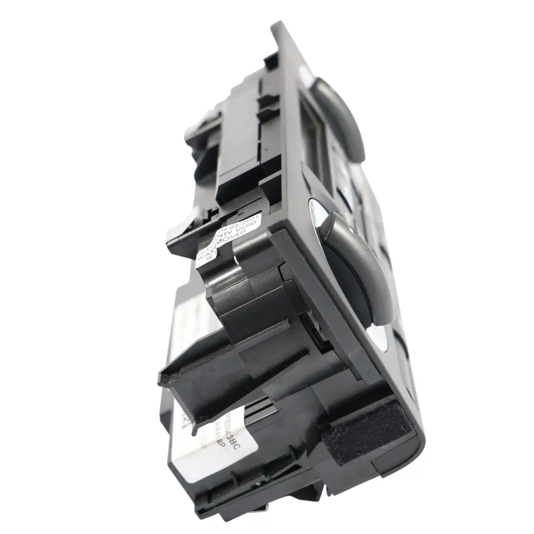 Armaturen Brett Lüftungs Gitter Klima Anlage Bedien Teil für Audi A3 8P mit Teilenummer 8P0820043BC Audi A3 8P Armaturen Brett Lüftungs Gitter Klima Anlage Bedien Teil - SKU 8P0820043BC - Teilenummer 8P0820043BC