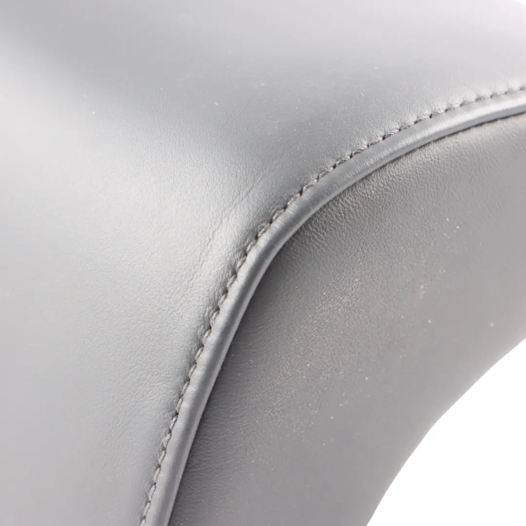 Poggiatesta Sedile Posteriore Sinistro Destro Pelle per Audi A3 8P con numero di parte 8P0885901AH Audi A3 8P Poggiatesta Sedile Posteriore Sinistro Destro Pelle - SKU 8P0885901AH - Numero di parte 8P0885901AH