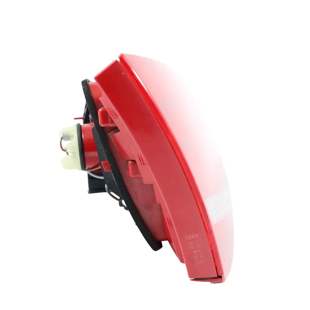 Reflektor Tylny Lampa W Klapę Lewy Tył 8P7945093 do Audi A3 8P Cabrio o numerze 8P0945093 Audi A3 8P Cabrio Reflektor Tylny Lampa W Klapę Lewy Tył 8P7945093 - SKU 8P0945093 - Numer Części 8P0945093