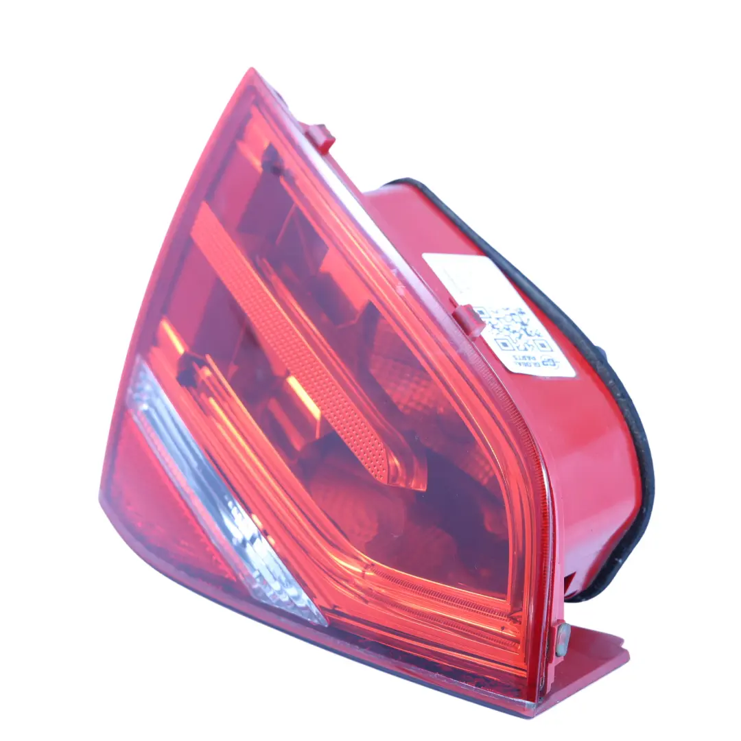 Hintere Innere Heckklappe Licht Lampe Links 8P7945093 für Audi A3 8P Cabrio mit Teilenummer 8P0945093 Audi A3 8P Cabrio Hintere Innere Heckklappe Licht Lampe Links 8P7945093 - SKU 8P0945093 - Teilenummer 8P0945093