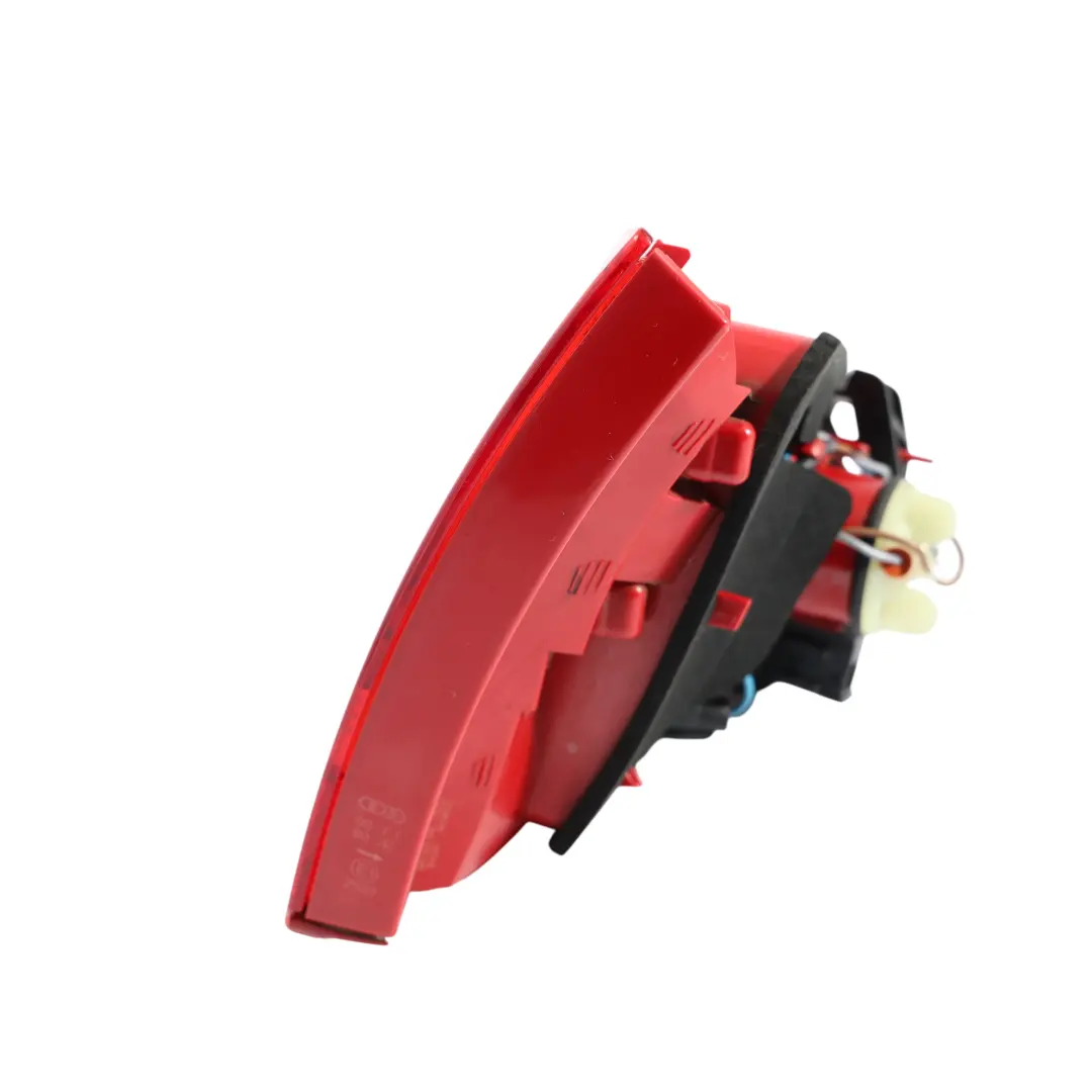 Hinteres Inneres Rücklicht Hatch Lampe Rechts für Audi A3 8P Cabrio mit Teilenummer 8P0945094 Audi A3 8P Cabrio Hinteres Inneres Rücklicht Hatch Lampe Rechts - SKU 8P0945094 - Teilenummer 8P0945094
