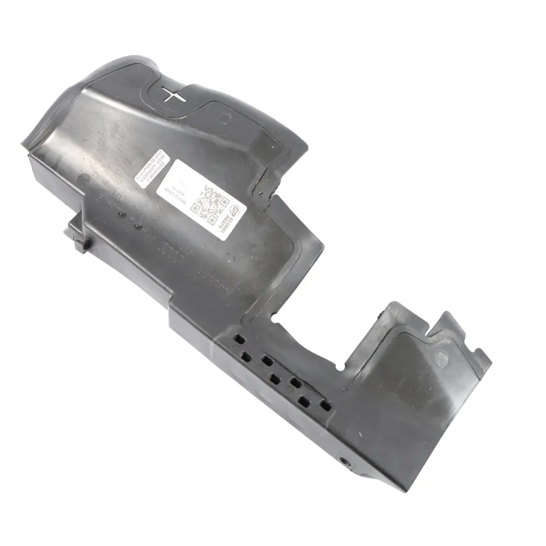 Prowadnica Powietrza Zderzak Prawy Przód do Audi A3 8V o numerze 8P4121284B Audi A3 8V Prowadnica Powietrza Zderzak Prawy Przód - SKU 8P4121284B - Numer Części 8P4121284B