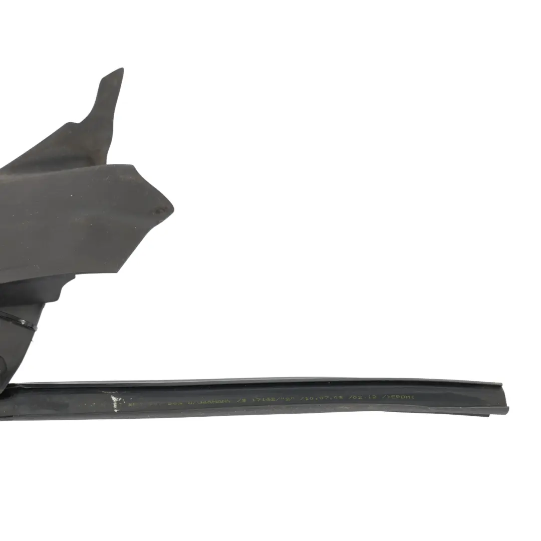 Espejo Puerta Delantera Sello Interior Izquierdo para Audi A3 8P Cabrio con número de pieza 8P7837565A Audi A3 8P Cabrio Espejo Puerta Delantera Sello Interior Izquierdo - SKU 8P7837565A - Número de pieza 8P7837565A