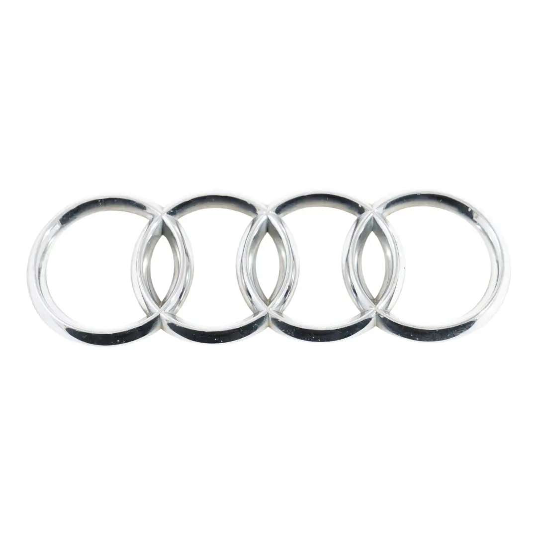 Emblemat Znaczek Klapy Tylnej Bagażnika Chrom do Audi A3 8P o numerze 8P7853742A Audi A3 8P Emblemat Znaczek Klapy Tylnej Bagażnika Chrom - SKU 8P7853742A - Numer Części 8P7853742A