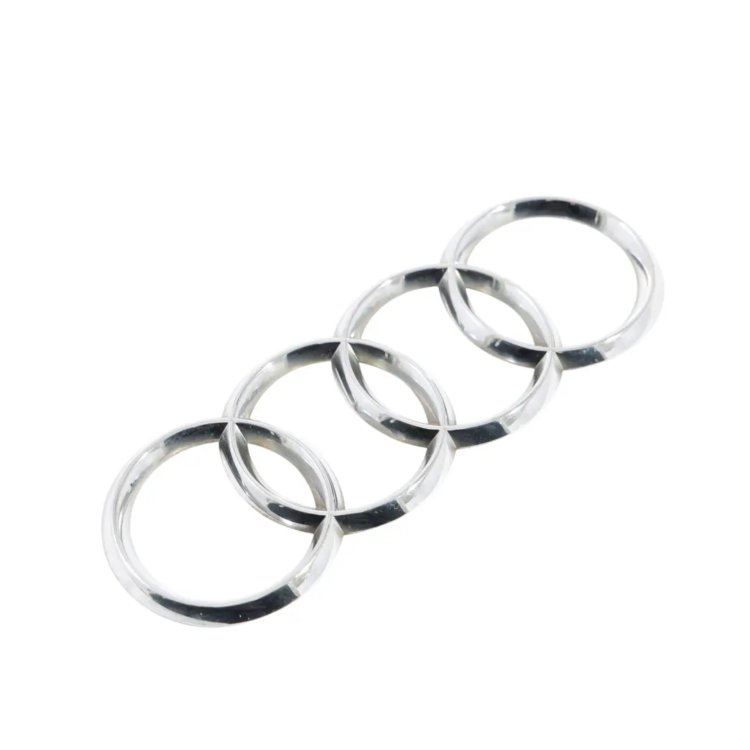 Emblema Baule Posteriore Coperchio Portellone Logo Chrome per Audi A3 8P con numero di parte 8P7853742A Audi A3 8P Emblema Baule Posteriore Coperchio Portellone Logo Chrome - SKU 8P7853742A - Numero di parte 8P7853742A