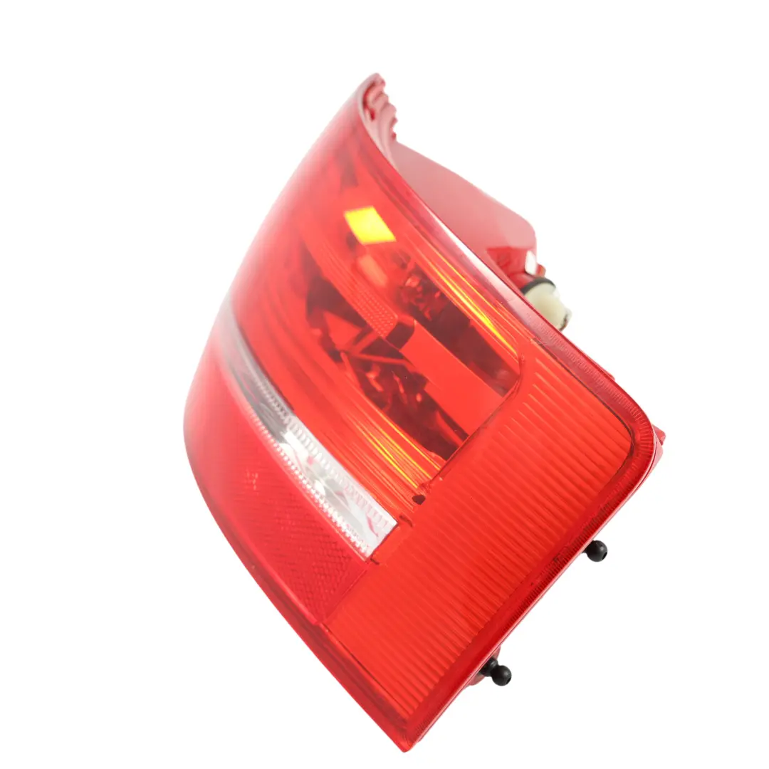 Feu Arrière Extérieur Droit Couvercle Coffre pour Audi A3 8P Cabriolet à propos du numéro de pièce 8P7945096 Audi A3 8P Cabriolet Feu Arrière Extérieur Droit Couvercle Coffre - SKU 8P7945096 - Numéro de pièce 8P7945096