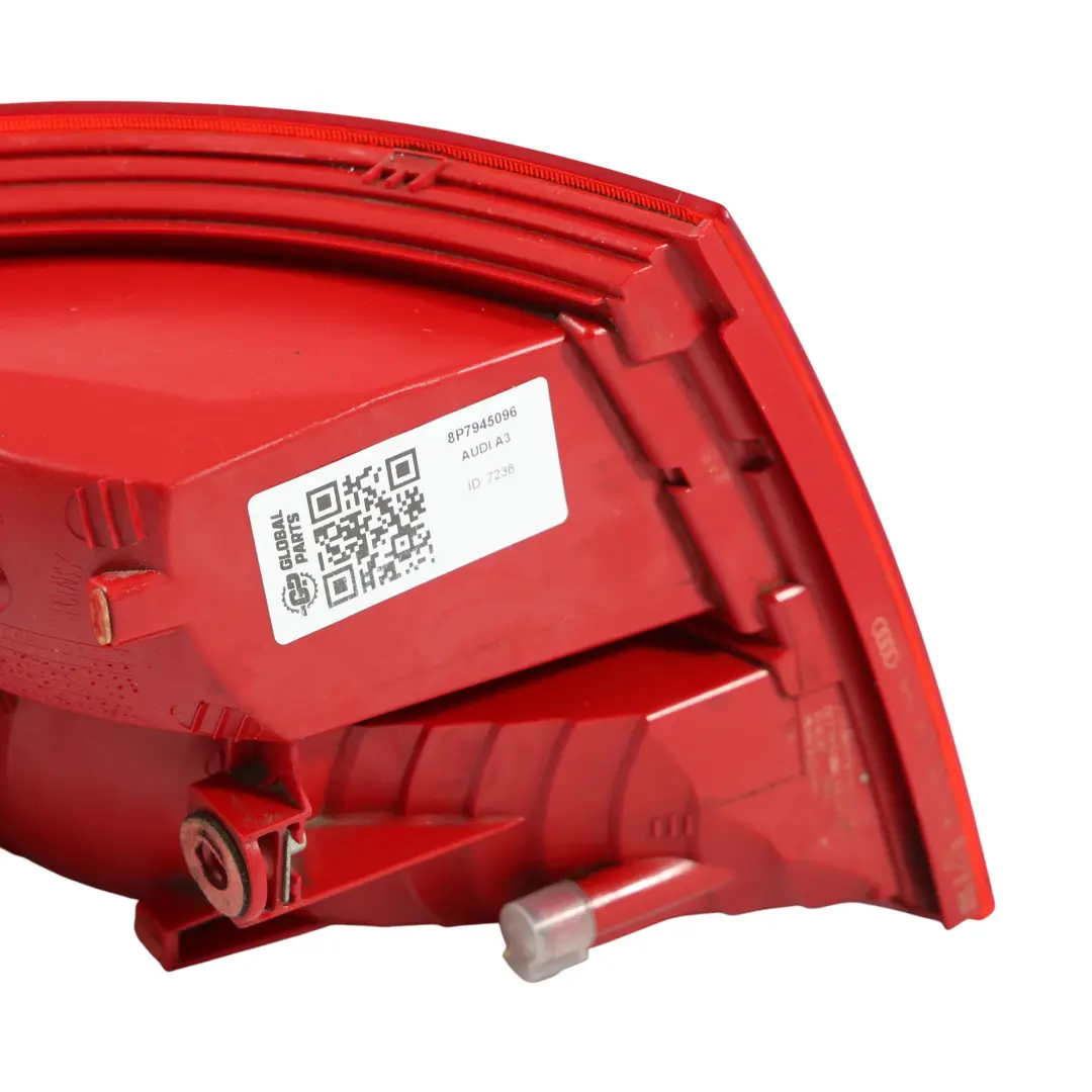 Audi A3 8P Cabrio Rücklicht Koffer Raum Deckel Heckklappe Außen Rechts - SKU 8P7945096 - Teilenummer 8P7945096