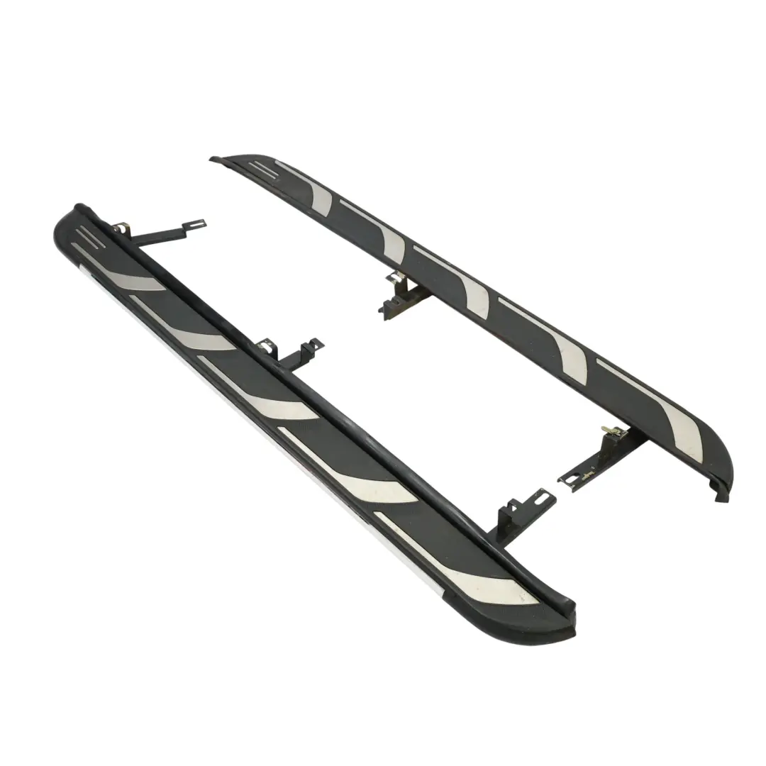 Set di finiture piastra soglia Porta Anteriore Sinistra Destra per Audi Q5 8R con numero di parte 8R0071065A Audi Q5 8R Set di finiture piastra soglia Porta Anteriore Sinistra Destra - SKU 8R0071065A - Numero di parte 8R0071065A