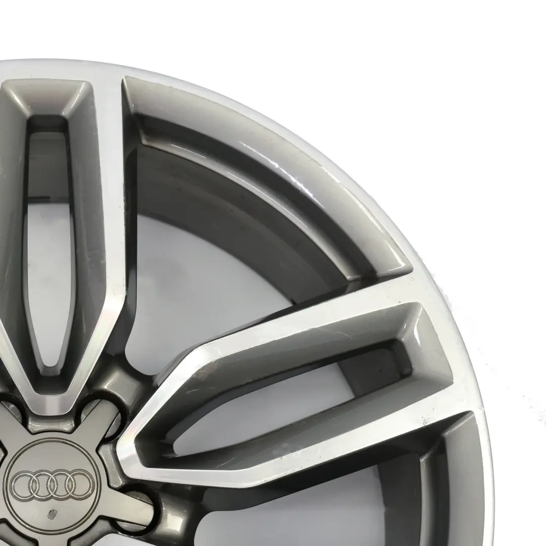 Felga Aluminiowa Srebrna 21" 8,5J ET:33 do Audi Q5 SQ5 8R o numerze 8R0601025AM Audi Q5 SQ5 8R Felga Aluminiowa Srebrna 21" 8,5J ET:33 - SKU 8R0601025AM-1 - Numer Części 8R0601025AM