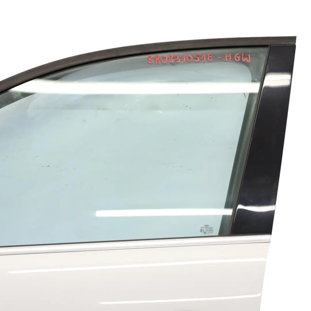 Tür Vorne Links Glacier White Pearl - S9R für Audi Q5 8R mit Teilenummer 8R0831051E Audi Q5 8R Tür Vorne Links Glacier White Pearl - S9R - SKU 8R0831051E-MGW - Teilenummer 8R0831051E