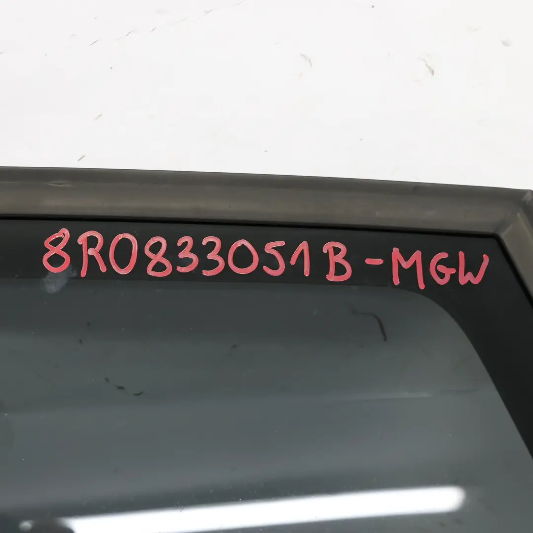 Drzwi Tylne Lewe Glacier White Pearl Biały - S9R do Audi Q5 8R o numerze 8R0833051B Audi Q5 8R Drzwi Tylne Lewe Glacier White Pearl Biały - S9R - SKU 8R0833051B-MGW - Numer Części 8R0833051B