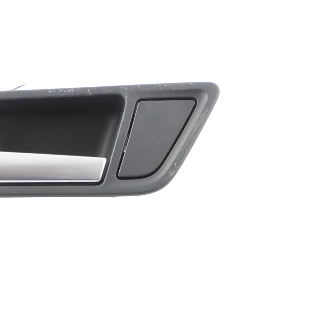Klamka Drzwi Wewnętrzna Tylna Lewa Szara do Audi Q5 8R o numerze 8R0839019A Audi Q5 8R Klamka Drzwi Wewnętrzna Tylna Lewa Szara - SKU 8R0839019A - Numer Części 8R0839019A