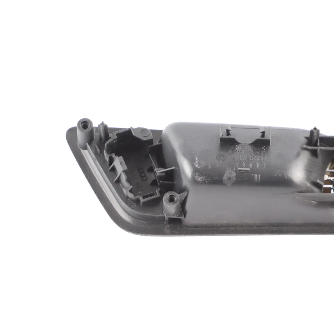 Tirador Puerta Trasera Interior Izquierdo Gris para Audi Q5 8R con número de pieza 8R0839019A Audi Q5 8R Tirador Puerta Trasera Interior Izquierdo Gris - SKU 8R0839019A - Número de pieza 8R0839019A