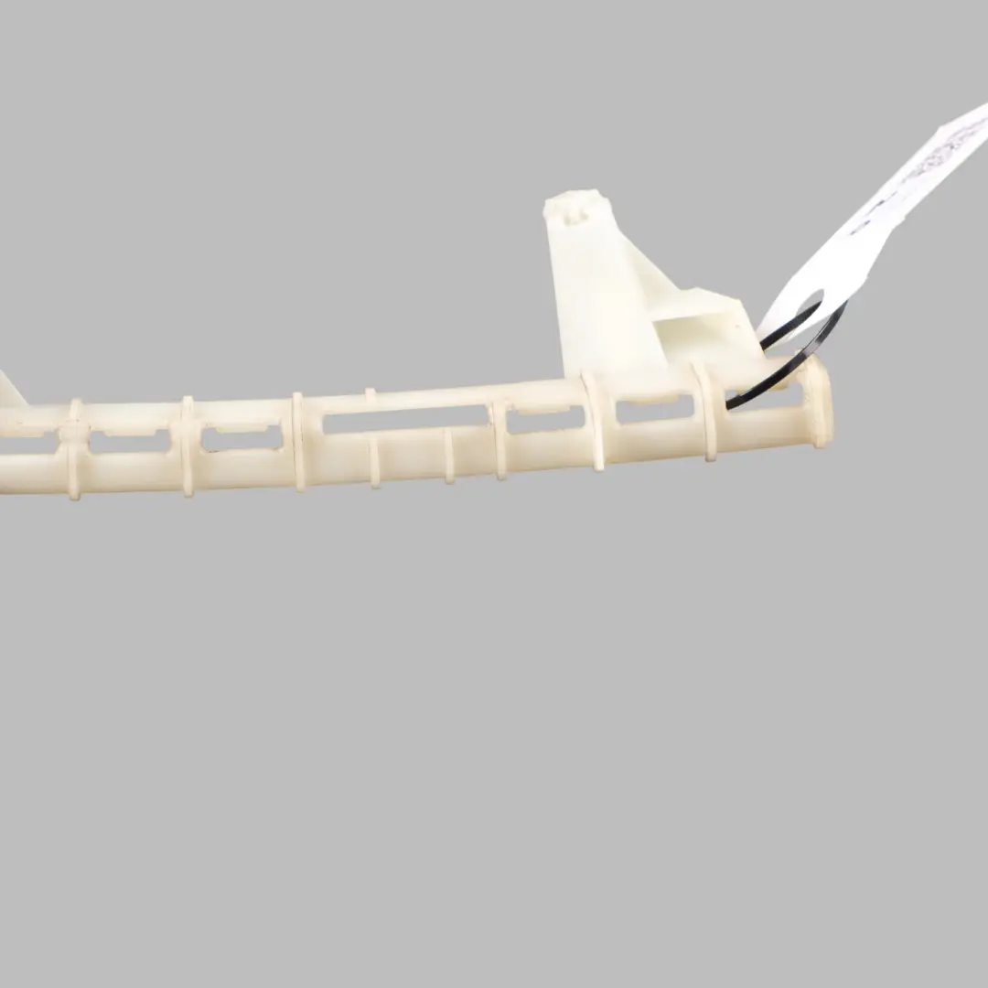 Cristal Trasero Guía Truck Rail Izquierda para Audi Q5 8R con número de pieza 8R0839067C Audi Q5 8R Cristal Trasero Guía Truck Rail Izquierda - SKU 8R0839067C - Número de pieza 8R0839067C