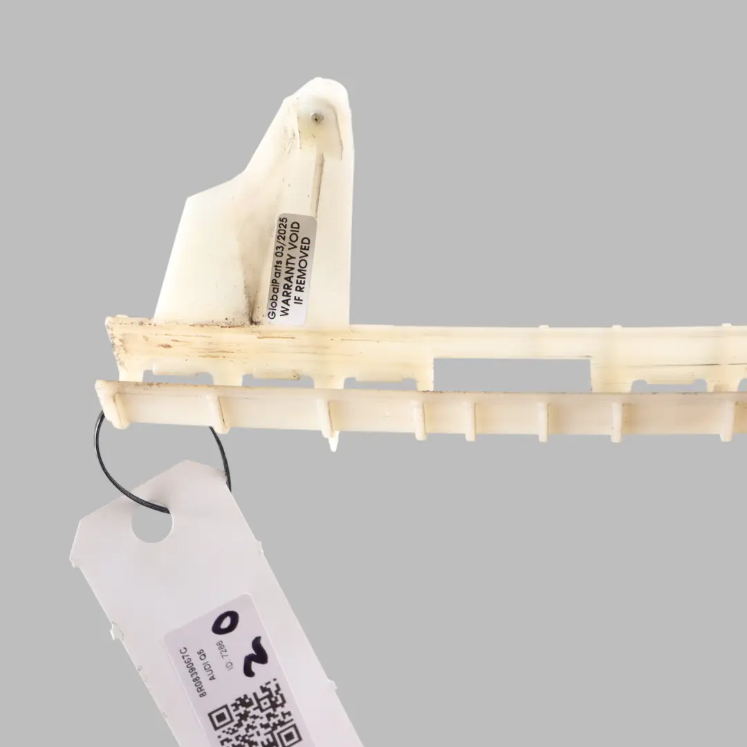 Cristal Trasero Guía Truck Rail Izquierda para Audi Q5 8R con número de pieza 8R0839067C Audi Q5 8R Cristal Trasero Guía Truck Rail Izquierda - SKU 8R0839067C - Número de pieza 8R0839067C