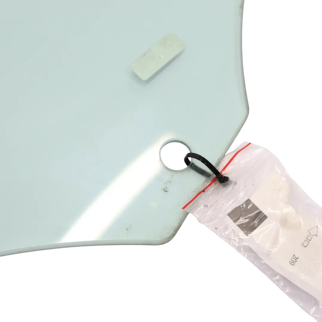 Front Door Window Glass Glazing Right O/S AS2 to Audi Q5 8R with Part number 8R0845202C Audi Q5 8R Front Door Window Glass Glazing Right O/S AS2 - SKU 8R0845202C - Part number 8R0845202C