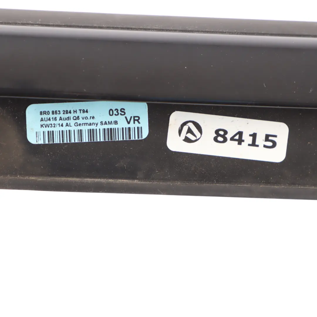 Guarnizione Modanatura Esterna Porta Anteriore Destra per Audi Q5 8R con numero di parte 8R0853284H Audi Q5 8R Guarnizione Modanatura Esterna Porta Anteriore Destra - SKU 8R0853284H - Numero di parte 8R0853284H