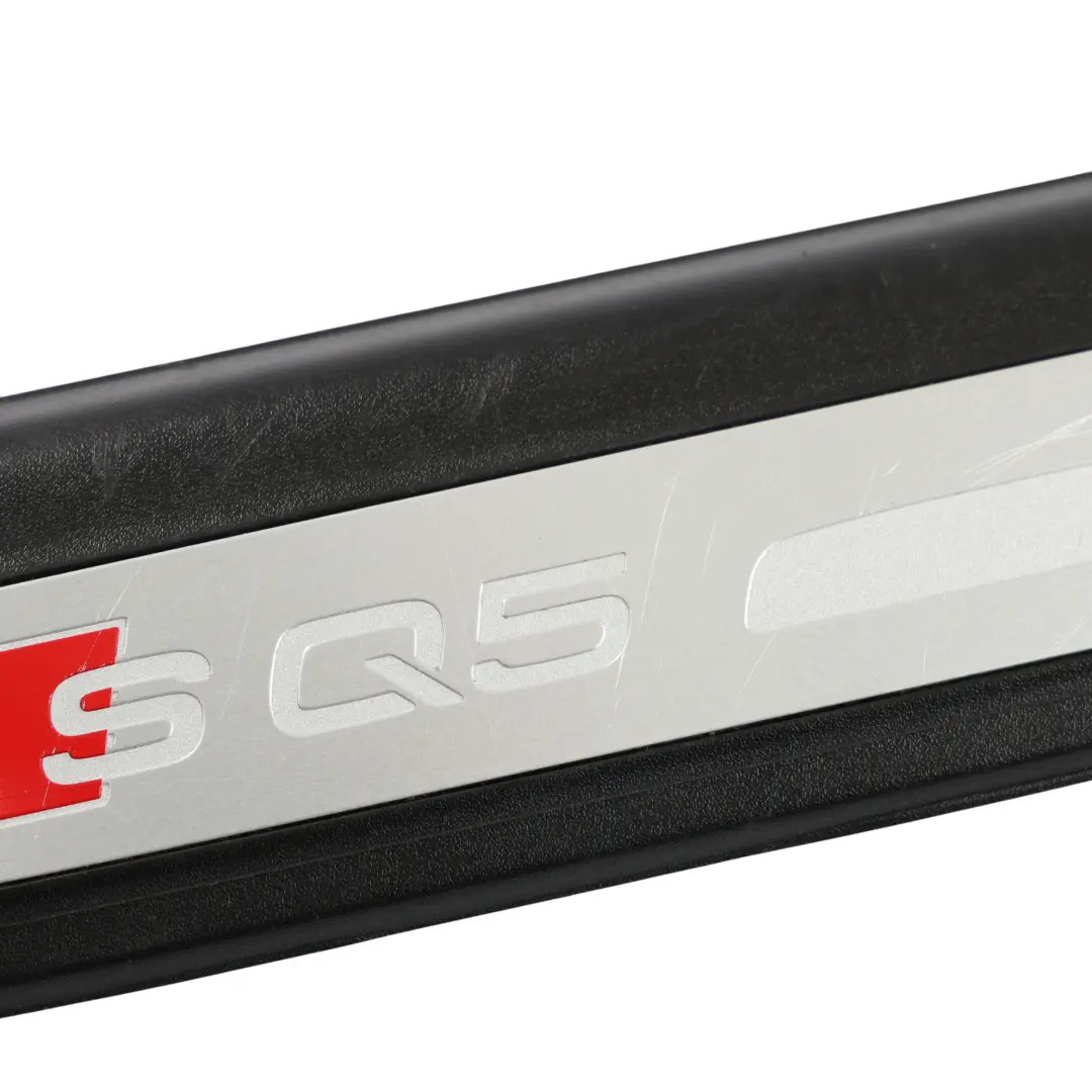 Battitacco Anteriore Audi SQ5 8R Rivestimento Ingresso Destro Interno per con numero di parte 8R0853374G Battitacco Anteriore Audi SQ5 8R Rivestimento Ingresso Destro Interno - SKU 8R0853374G - Numero di parte 8R0853374G