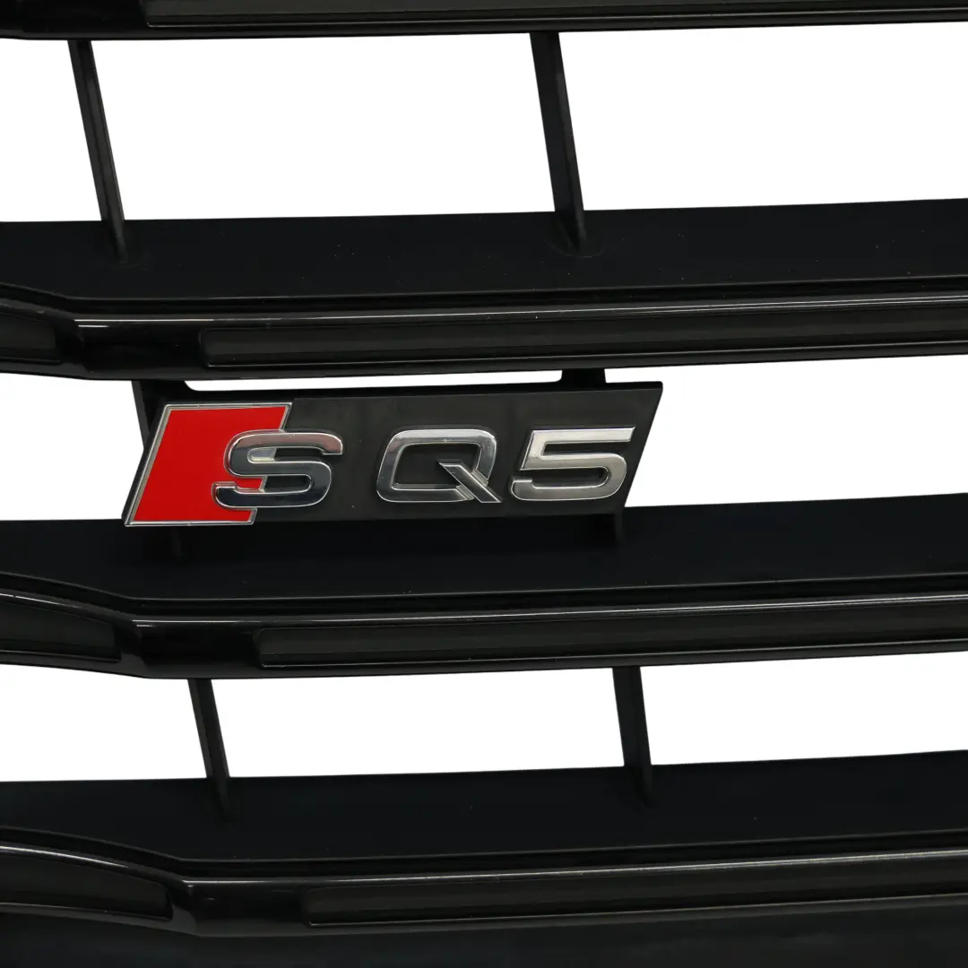 Garniture Calandre Centrale Pare Chocs Avant pour Audi SQ5 8R à propos du numéro de pièce 8R0853651AG Audi SQ5 8R Garniture Calandre Centrale Pare Chocs Avant - SKU 8R0853651AG - Numéro de pièce 8R0853651AG