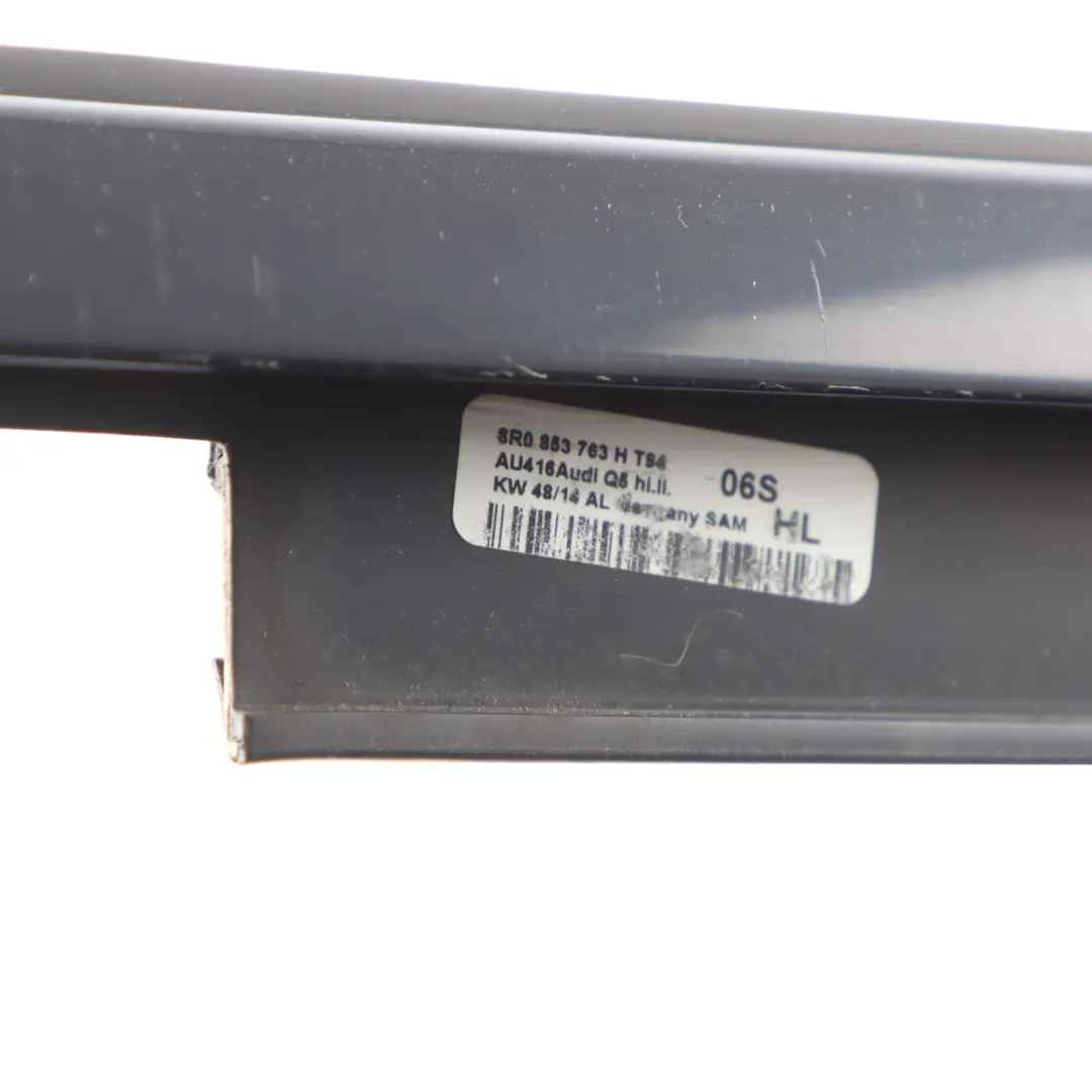 Joint Porte Arrière Extérieur Noir Brillant Gauche pour Audi Q5 8R à propos du numéro de pièce 8R0853763H Audi Q5 8R Joint Porte Arrière Extérieur Noir Brillant Gauche - SKU 8R0853763H - Numéro de pièce 8R0853763H