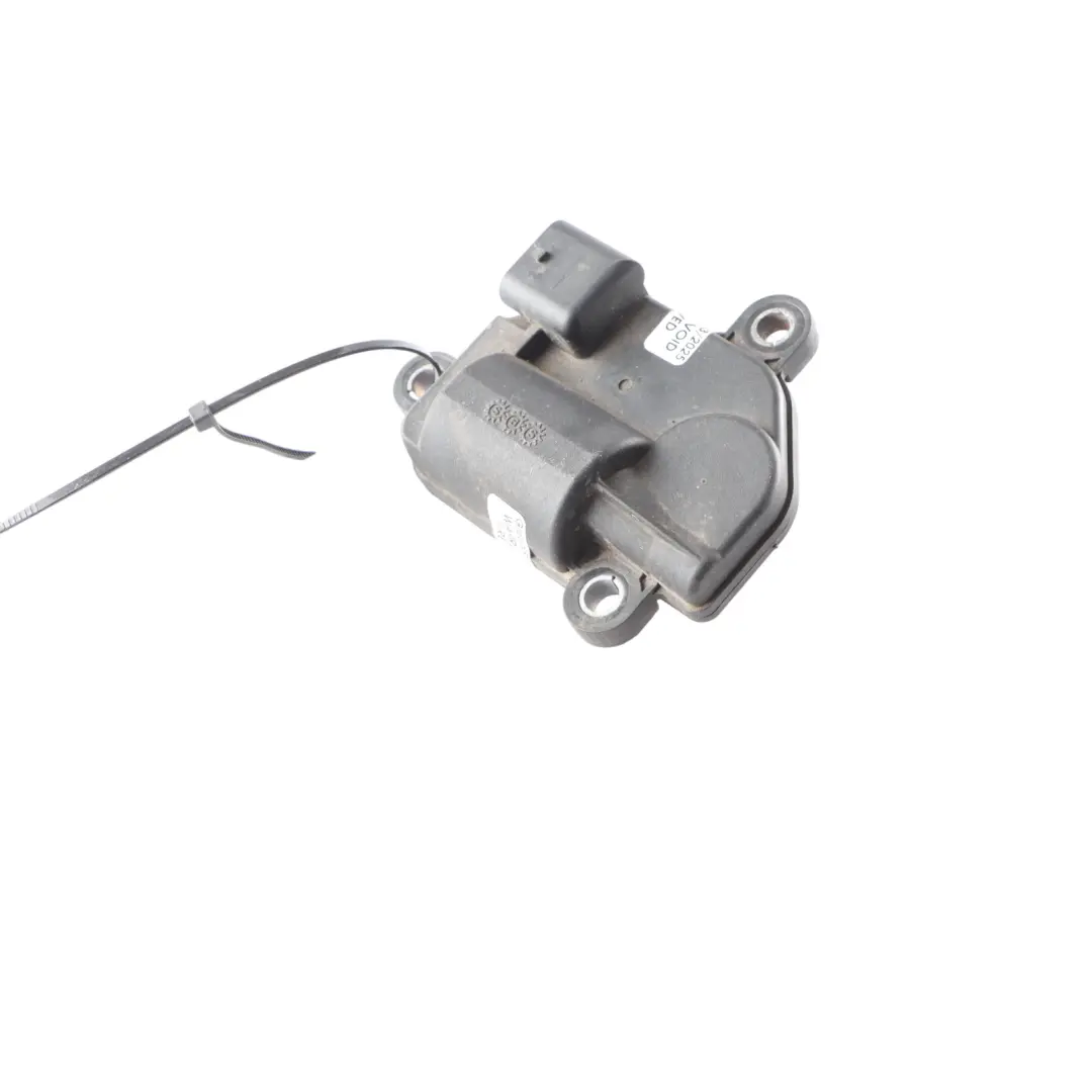 Benzynowy Silnik Nastawczy Klapy Spalin do Audi RS3 8V o numerze 8S0133246B Audi RS3 8V Benzynowy Silnik Nastawczy Klapy Spalin - SKU 8S0133246B - Numer Części 8S0133246B