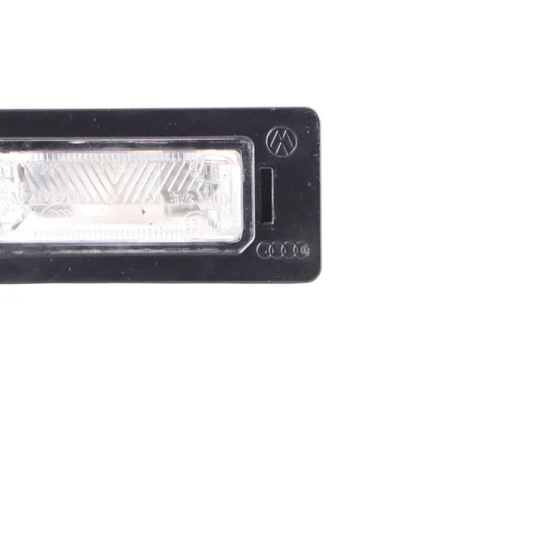 Audi A4 B8 A5 8T Feu de plaque immatriculation arrière - SKU 8T0943021 - Numéro de pièce 8T0943021