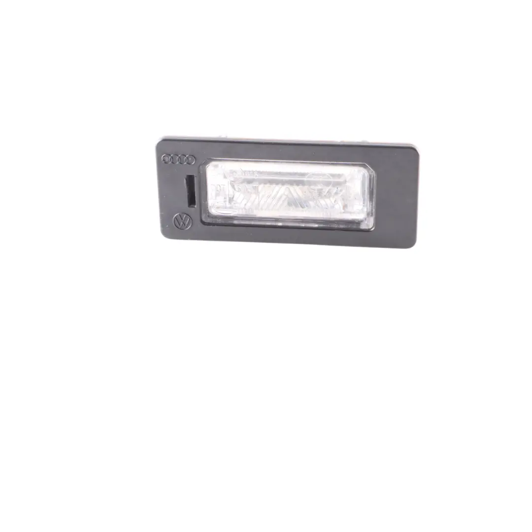 Audi A4 B8 A5 8T Feu de plaque immatriculation arrière - SKU 8T0943021 - Numéro de pièce 8T0943021