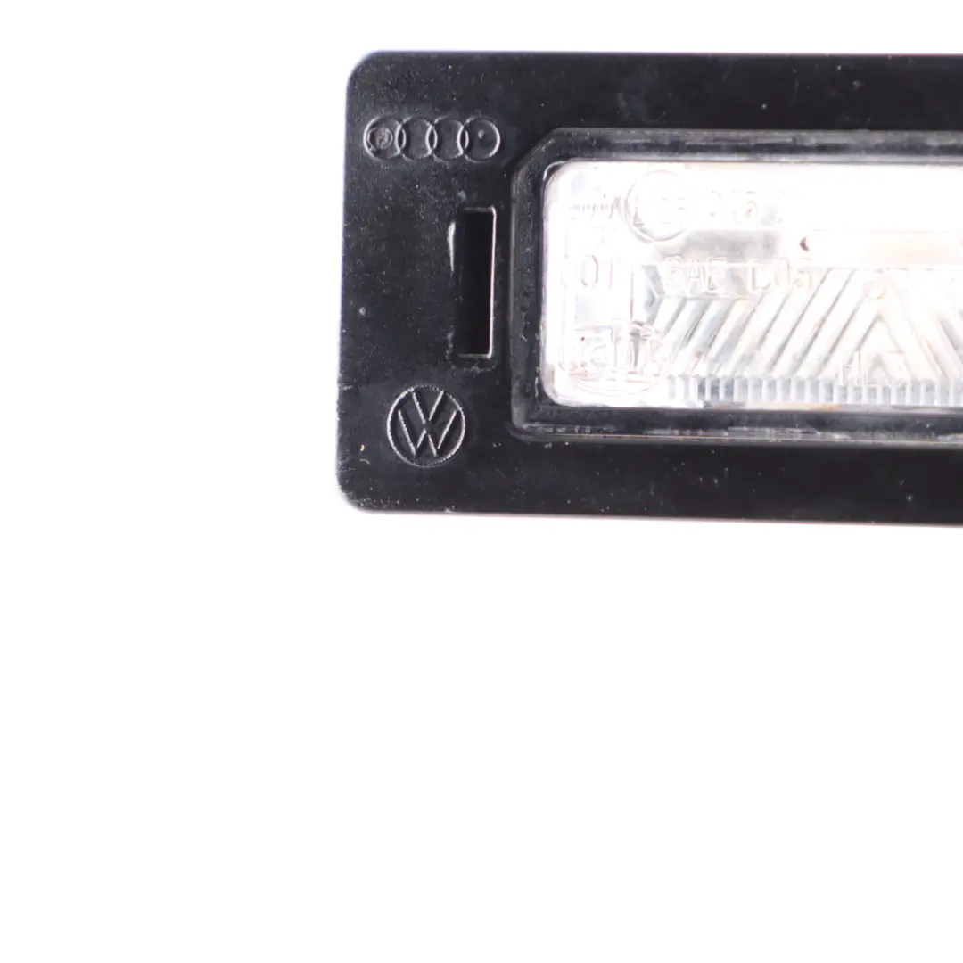 Feu de plaque immatriculation arrière pour Audi A4 B8 A5 8T à propos du numéro de pièce 8T0943021 Audi A4 B8 A5 8T Feu de plaque immatriculation arrière - SKU 8T0943021 - Numéro de pièce 8T0943021