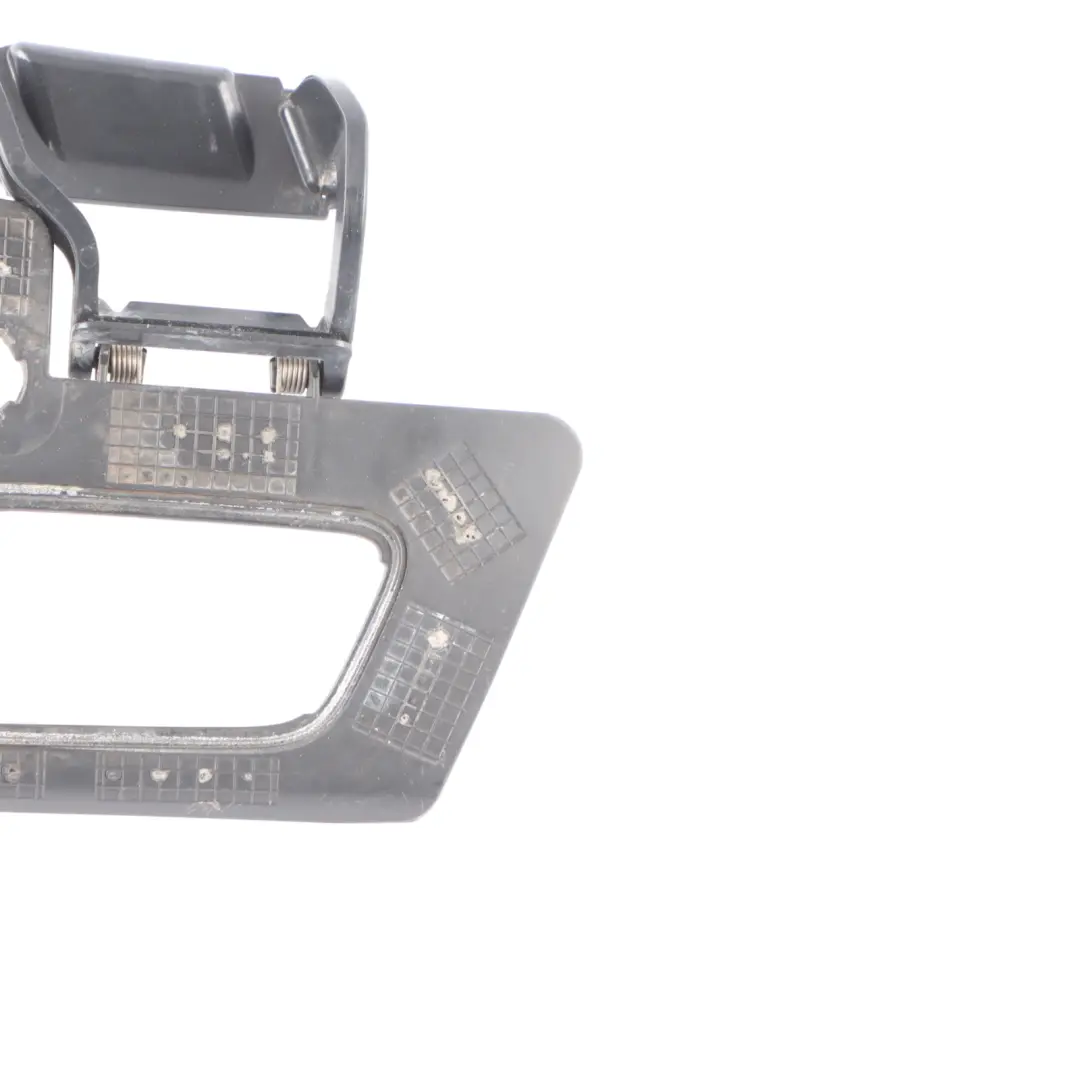 Lavafaros Embellecedor Tapa Montaje Flap Izquierda para Audi A5 8T con número de pieza 8T0955635 Audi A5 8T Lavafaros Embellecedor Tapa Montaje Flap Izquierda - SKU 8T0955635 - Número de pieza 8T0955635