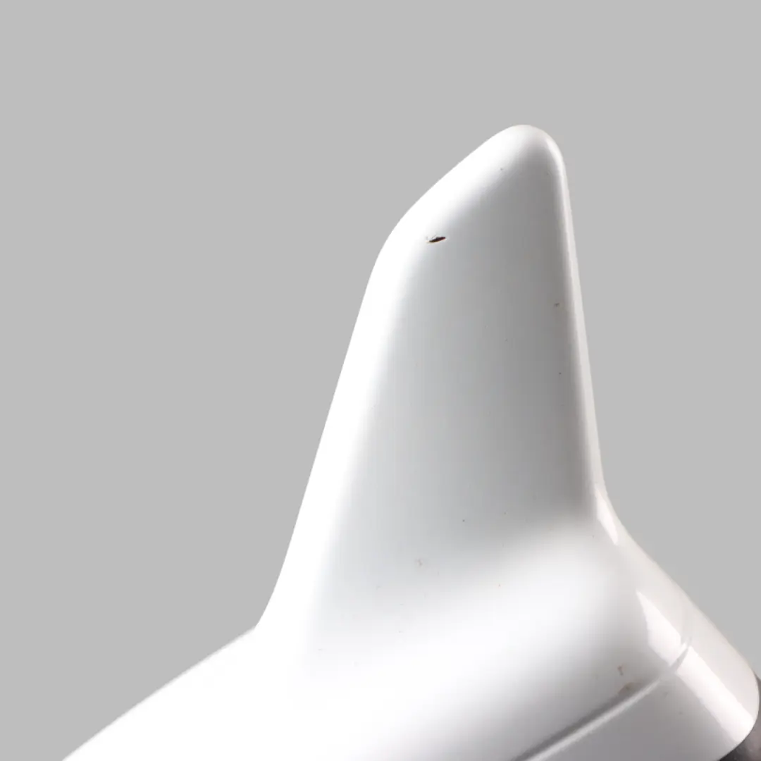 Audi A3 8V Antenna Amplifier Roof Fin Shark Aerial Glacier White Pearl - S9R - SKU 8V0035503AG-MGW - Part number 8V0035503AG