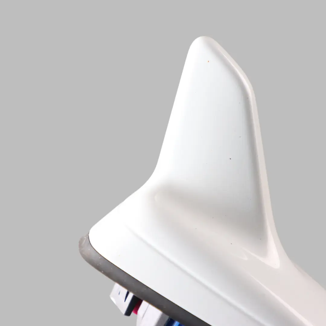 Audi A3 8V Antenna Amplifier Roof Fin Shark Aerial Glacier White Pearl - S9R - SKU 8V0035503AG-MGW - Part number 8V0035503AG