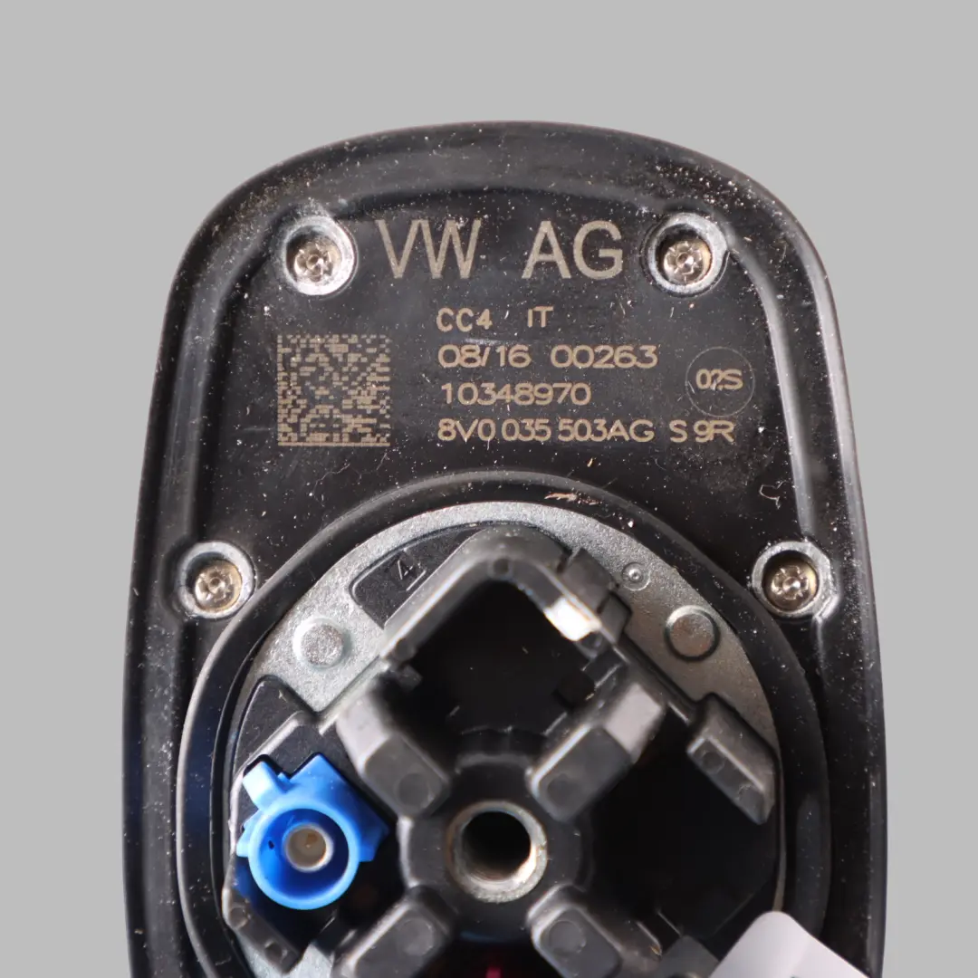 Antena Dachowa Rekin Shark Biała Perła - S9R do Audi A3 8V o numerze 8V0035503AG Audi A3 8V Antena Dachowa Rekin Shark Biała Perła - S9R - SKU 8V0035503AG-MGW - Numer Części 8V0035503AG