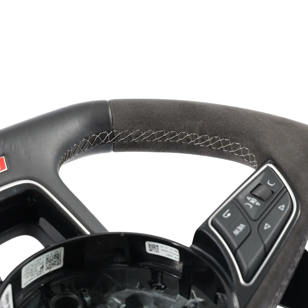 Cuero Negro Alcantara Fondo Plano para Audi RS3 8V Volante con número de pieza 8V0419091CD Audi RS3 8V Volante Cuero Negro Alcantara Fondo Plano - SKU 8V0419091CD - Número de pieza 8V0419091CD