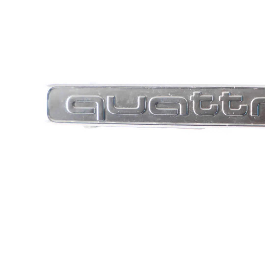 Audi RS3 A3 8V Salpicadero Consola Quattro Etiqueta Insignia Panel Trim Cromo - SKU 8V0853191E - Número de pieza 8V0853191E