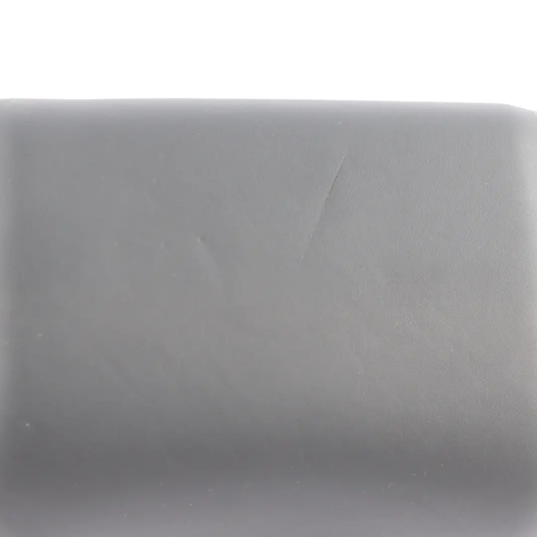 Siège Appui-Tête Arrière Centre Cuir Noir pour Audi A3 S3 8V à propos du numéro de pièce 8V0885975AK Audi A3 S3 8V Siège Appui-Tête Arrière Centre Cuir Noir - SKU 8V0885975AK - Numéro de pièce 8V0885975AK