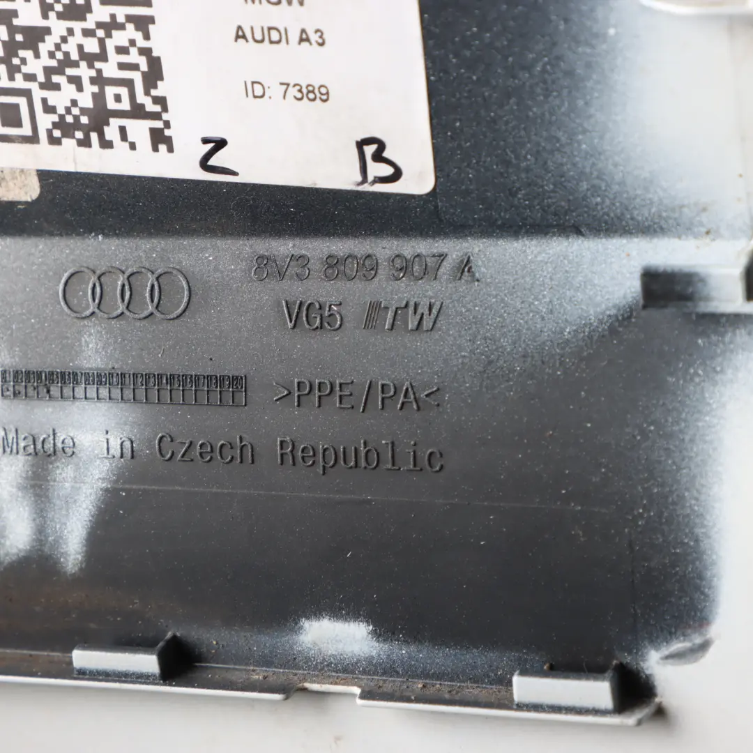 Audi A3 8V Couvercle Trappe Remplissage Carburant Blanc Nacré - S9R - SKU 8V3809907A-MGW - Numéro de pièce 8V3809907A