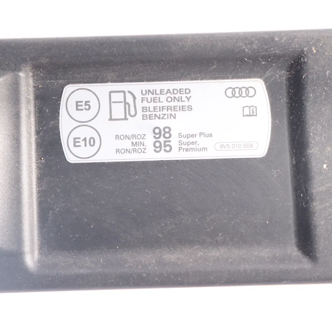 Tapa Del Depósito Audi A3 RS3 8V Soporte Housnig Panel para con número de pieza 8V4809906K Tapa Del Depósito Audi A3 RS3 8V Soporte Housnig Panel - SKU 8V4809906K - Número de pieza 8V4809906K