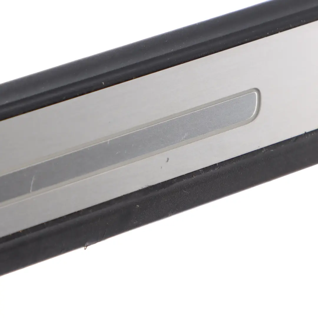 Puerta Delantera Iluminado Placa Derecha para Audi Q2 GA con número de pieza 8Y4947418 Audi Q2 GA Puerta Delantera Iluminado Placa Derecha - SKU 8V4947418 - Número de pieza 8Y4947418