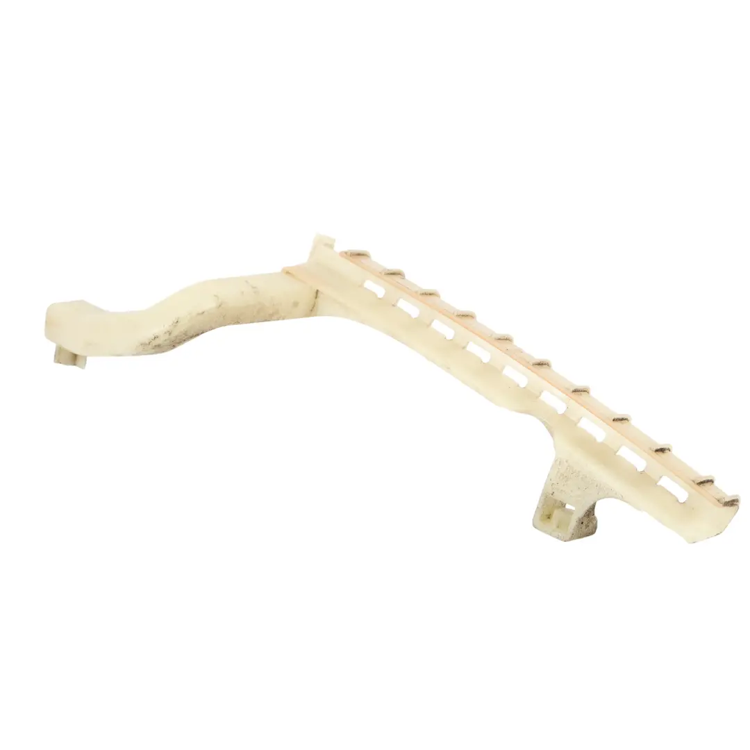 Riel Guía Trasero Puerta Cristal Derecho Soporte Ventana para Audi A3 8V con número de pieza 8V5839068A Audi A3 8V Riel Guía Trasero Puerta Cristal Derecho Soporte Ventana - SKU 8V5839068A - Número de pieza 8V5839068A