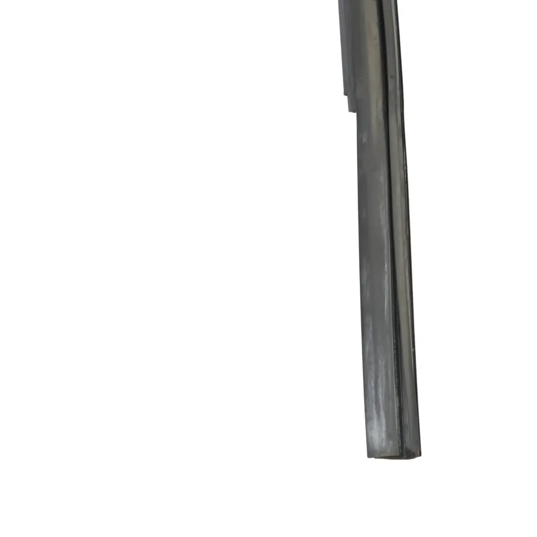 Guía Tira Sellado Interior Ventana Puerta Trasera Derecha para Audi A3 8V con número de pieza 8V5839432D Audi A3 8V Guía Tira Sellado Interior Ventana Puerta Trasera Derecha - SKU 8V5839432D - Número de pieza 8V5839432D