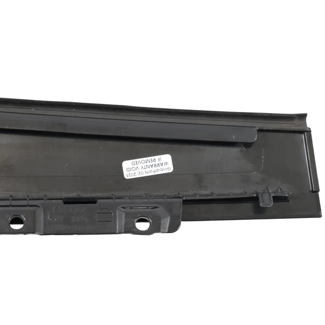 Tapa Columna Pilar B Derecha Negro Ribete para Audi A3 8V con número de pieza 8V5839902B Audi A3 8V Tapa Columna Pilar B Derecha Negro Ribete - SKU 8V5839902B - Número de pieza 8V5839902B