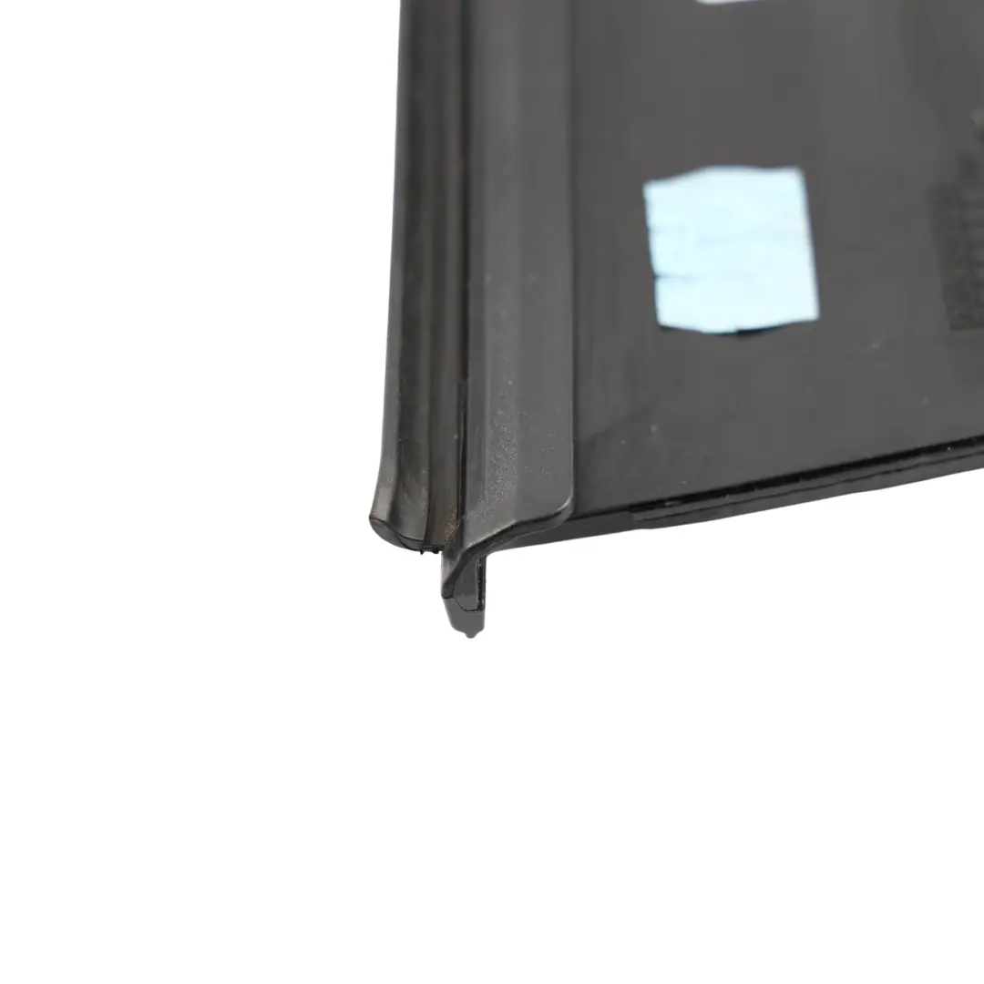 Tapa Columna Pilar B Derecha Negro Ribete para Audi A3 8V con número de pieza 8V5839902B Audi A3 8V Tapa Columna Pilar B Derecha Negro Ribete - SKU 8V5839902B - Número de pieza 8V5839902B