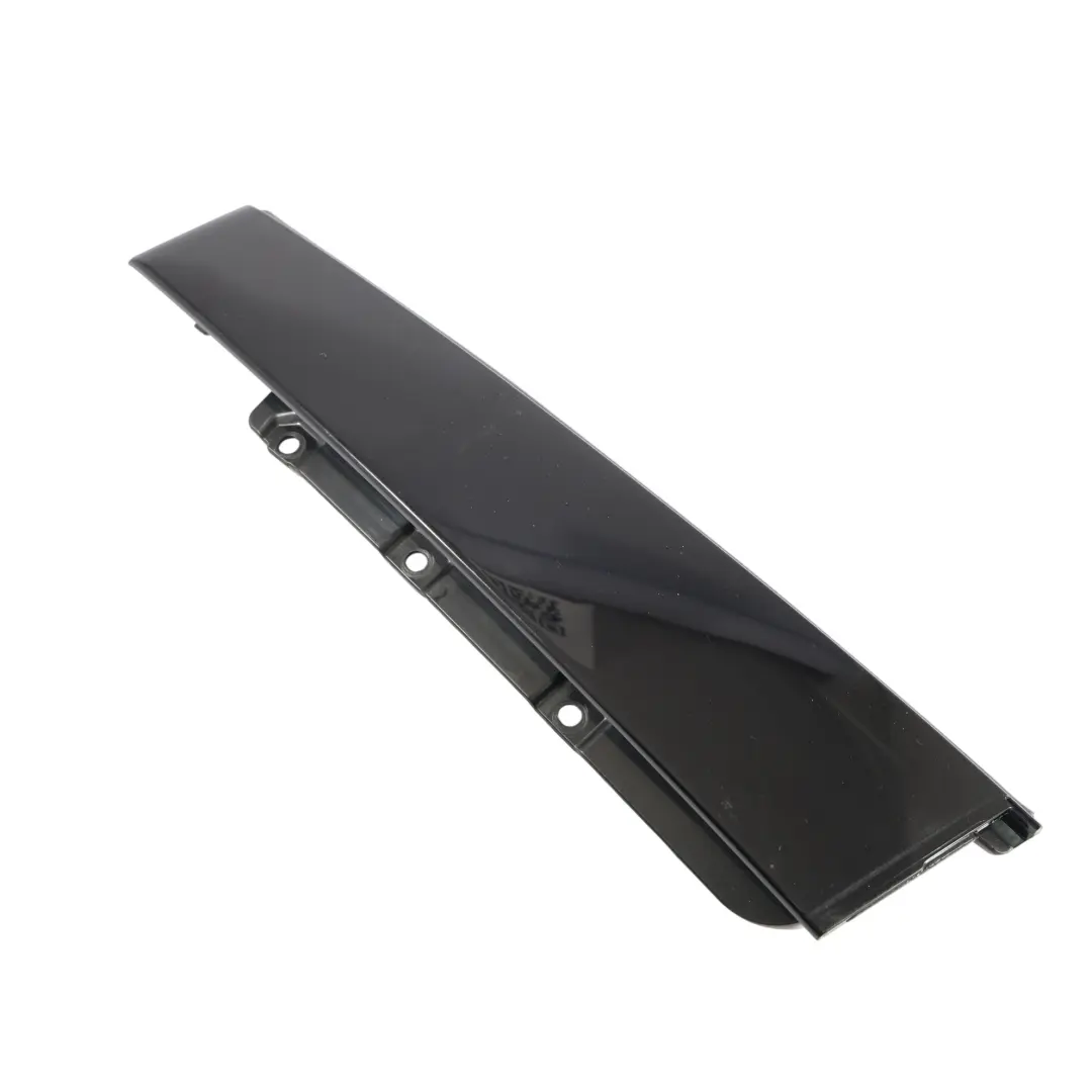 Tapa Columna Pilar B Derecha Negro Ribete para Audi A3 8V con número de pieza 8V5839902B Audi A3 8V Tapa Columna Pilar B Derecha Negro Ribete - SKU 8V5839902B - Número de pieza 8V5839902B