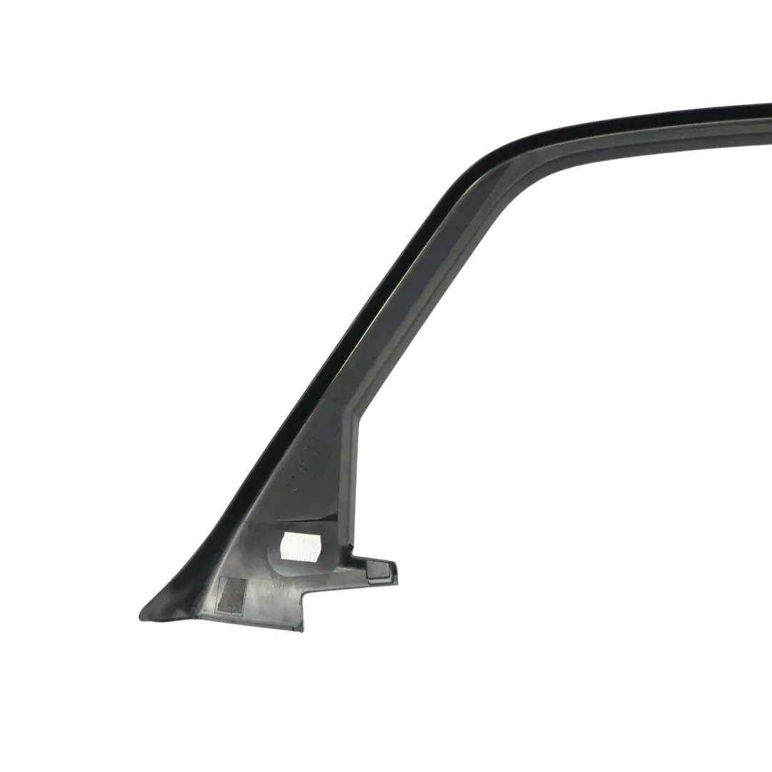 Finestrino Telaio Copertura Porta Posteriore Destra per Audi A3 8V Sedan con numero di parte 8V5867672 Audi A3 8V Sedan Finestrino Telaio Copertura Porta Posteriore Destra - SKU 8V5867672 - Numero di parte 8V5867672