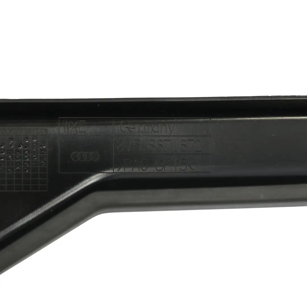 Cubreventanas Puerta Trasera Derecha para Audi A3 8V Berlina Marco con número de pieza 8V5867672 Audi A3 8V Berlina Marco Cubreventanas Puerta Trasera Derecha - SKU 8V5867672 - Número de pieza 8V5867672